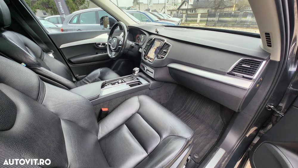 Volvo XC 90 D5 AWD Geartronic Momentum - 29