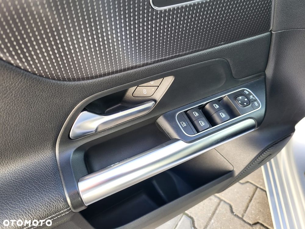 Mercedes-Benz Klasa B 220 4-Matic Progressive 7G-DCT - 21