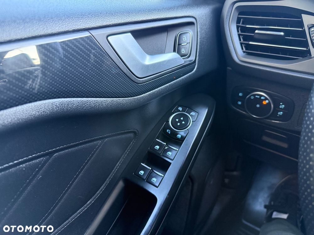 Ford Focus 2.0 EcoBlue ST-Line - 24