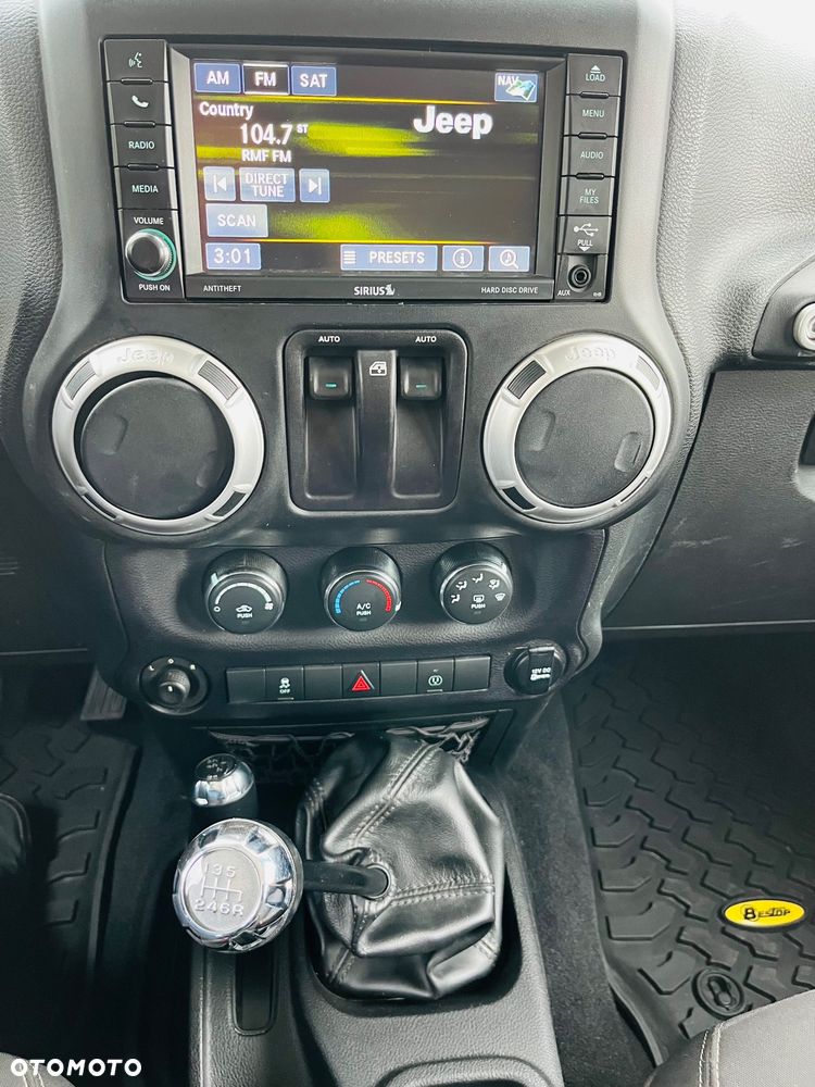 Jeep Wrangler - 9