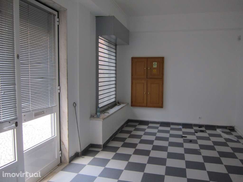 Loja com 252 m2 - Grande imagem: 3/13