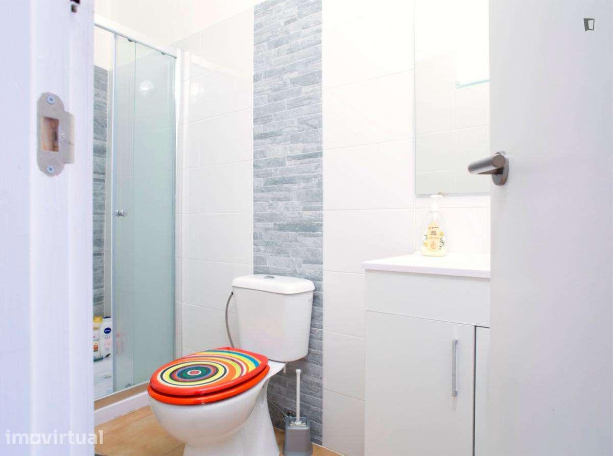 Quarto - localizado em Alcântara Lisbon - Grande imagem: 2/14