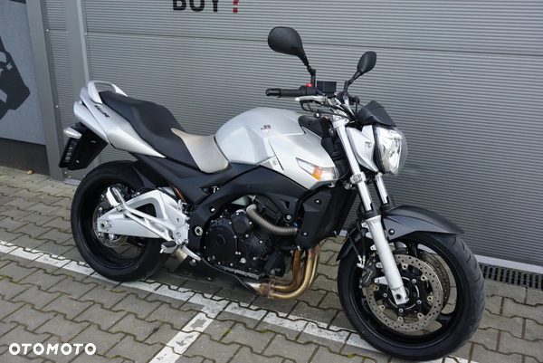 Suzuki GSR