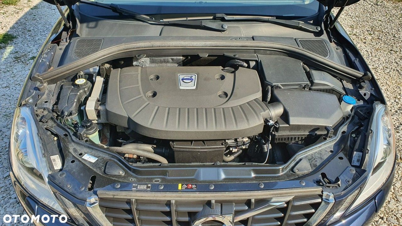 Volvo XC 60 D4 Momentum - 32