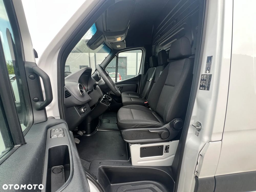 Mercedes-Benz Sprinter L2 - 12