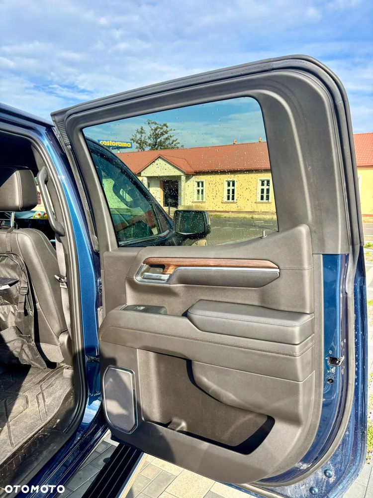 Chevrolet Silverado - 25