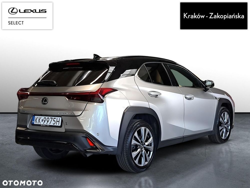 Lexus UX - 10