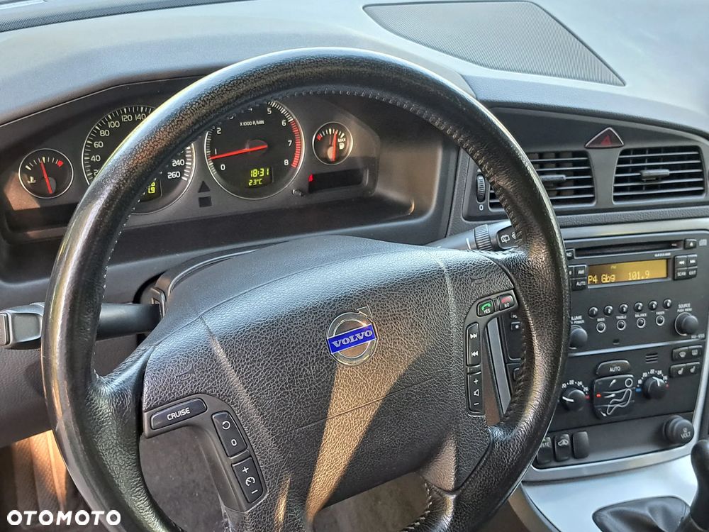Volvo V70 2.4 - 19