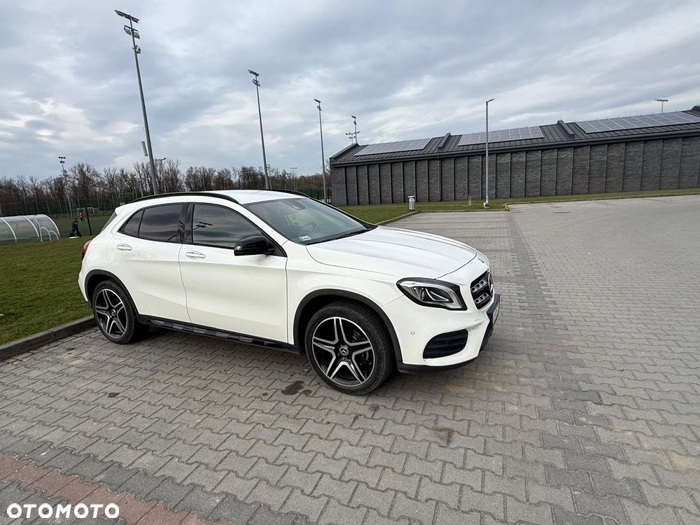 Mercedes-Benz GLA 220 4-Matic AMG Line - 1