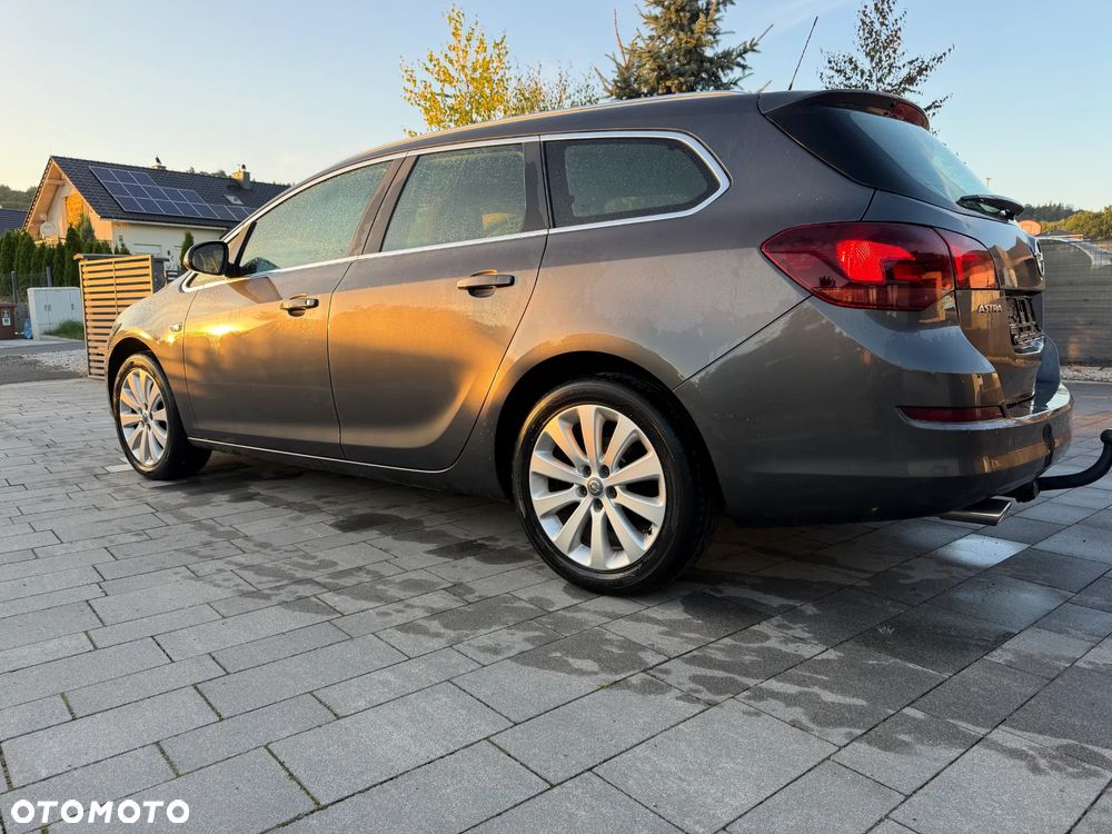 Opel Astra 1.4 T Cosmo - 4