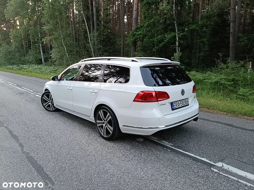 Volkswagen Passat 2.0 TDI Highline R-Style DSG - 16