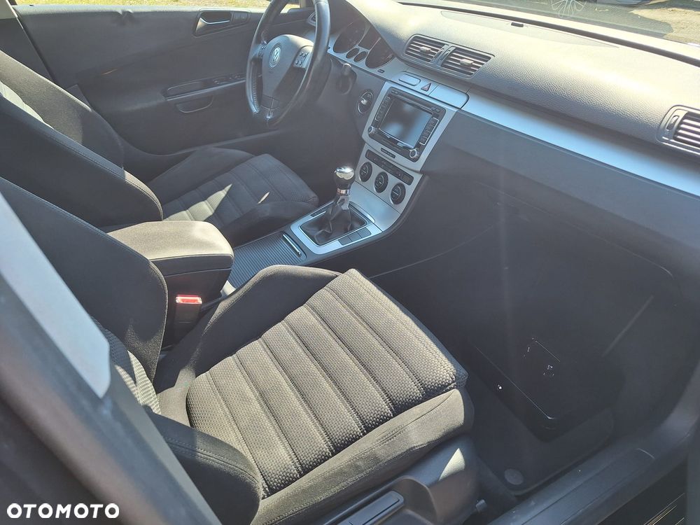 Volkswagen Passat 2.0 TDI DPF Individual - 8