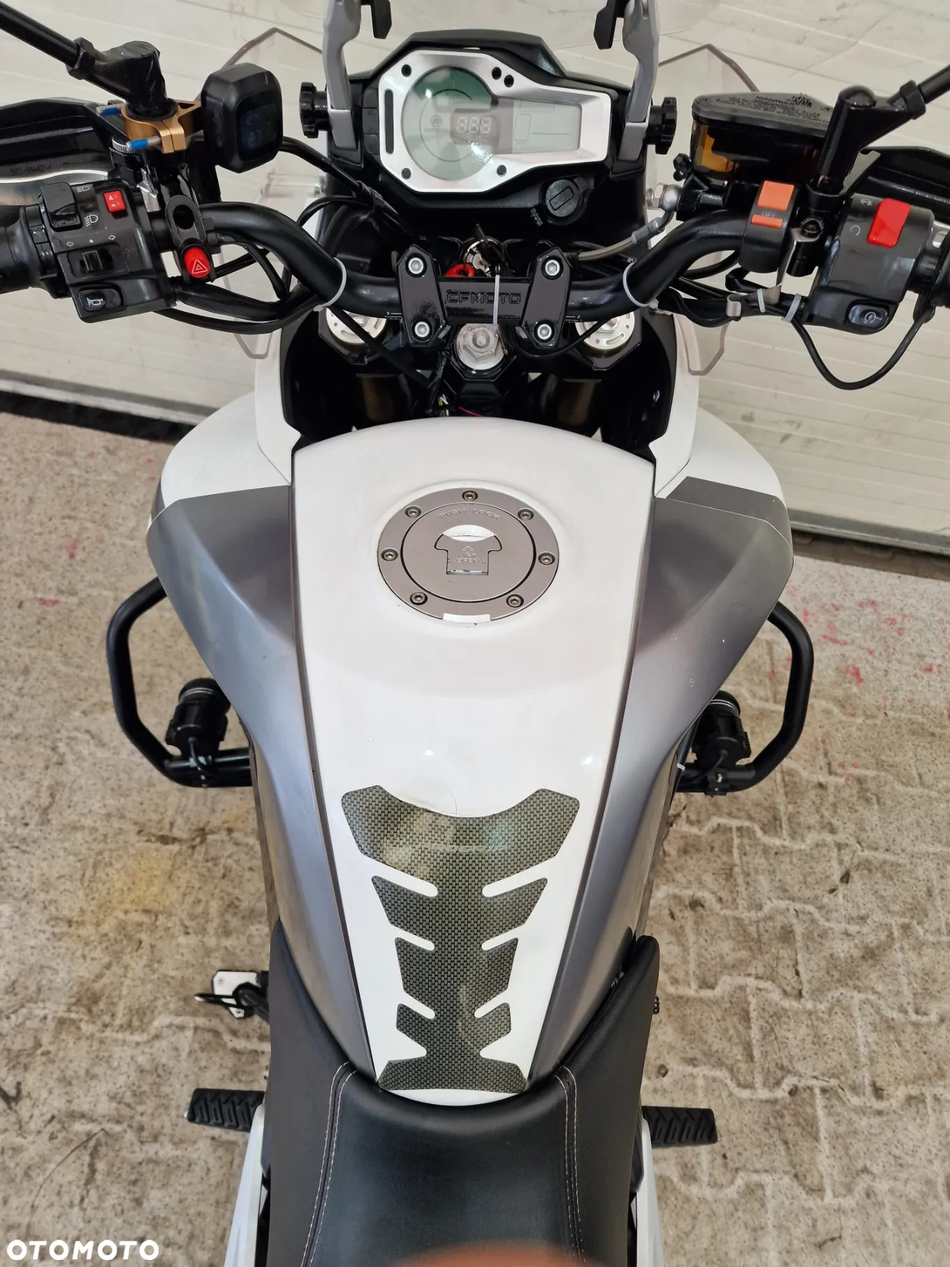 CFMoto MT - 21