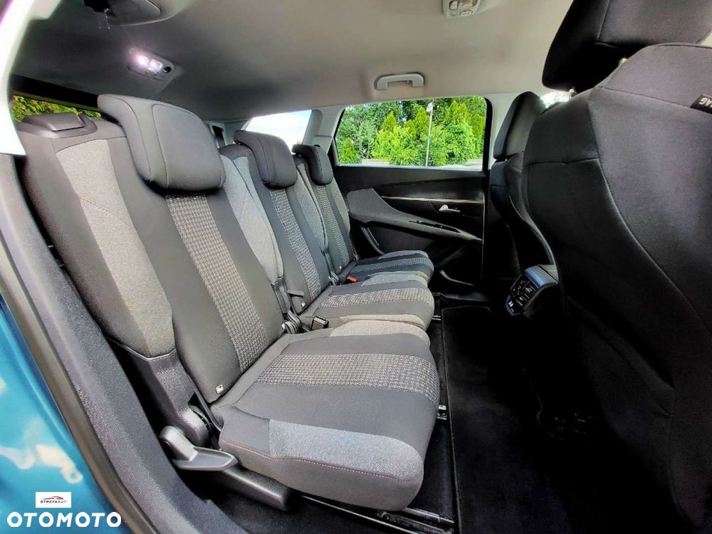 Peugeot 5008 - 8