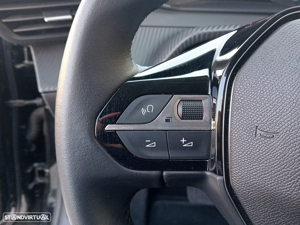 Peugeot e-208 50 kWh Allure - 11
