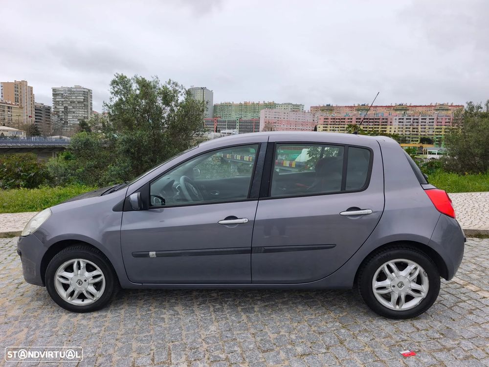 Renault Clio 1.2 16V Confort - 18