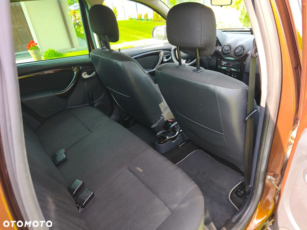 Dacia Duster 1.6 Laureate 4x4 - 22