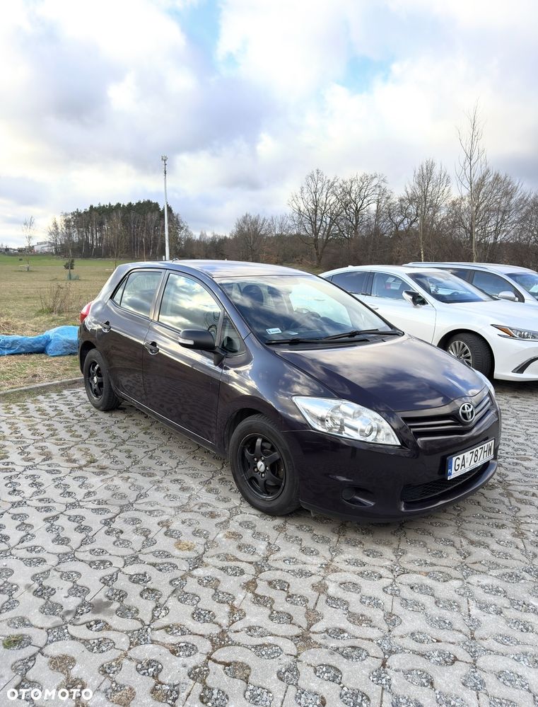 Toyota Auris 1.4 D-4D Life - 3