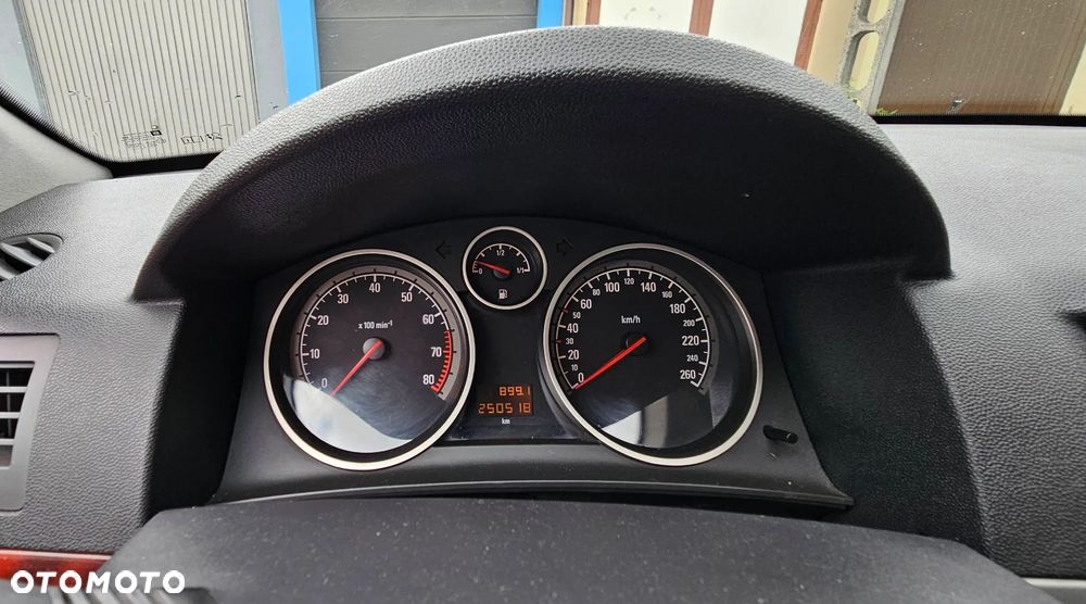 Opel Astra 2.0 Turbo Edition - 9