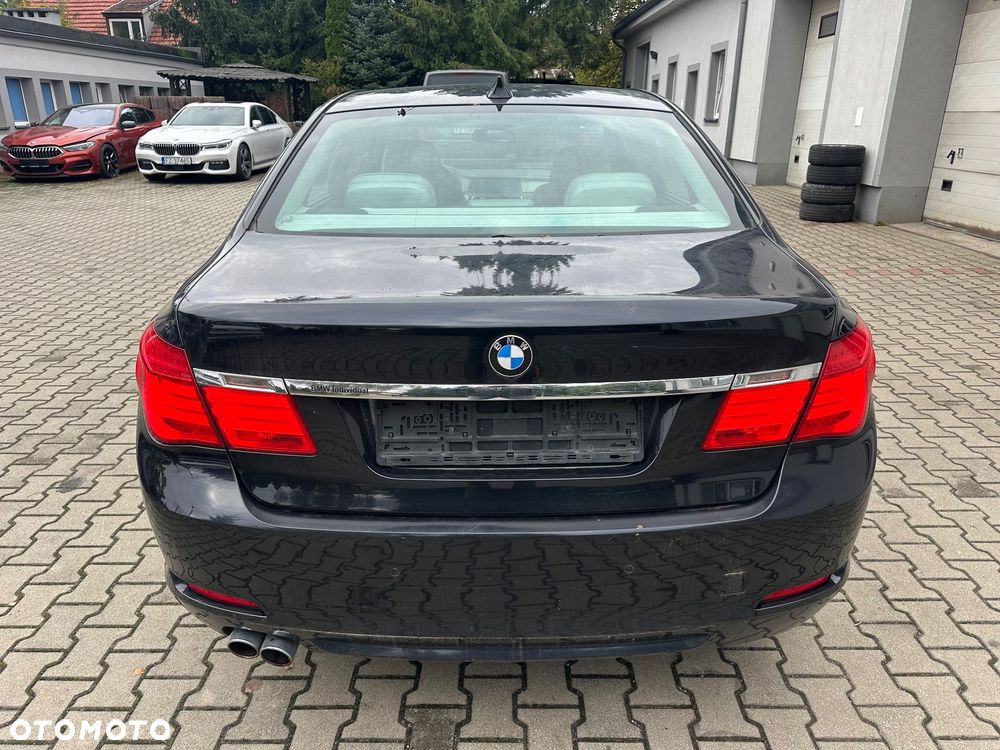 BMW Seria 7 - 8