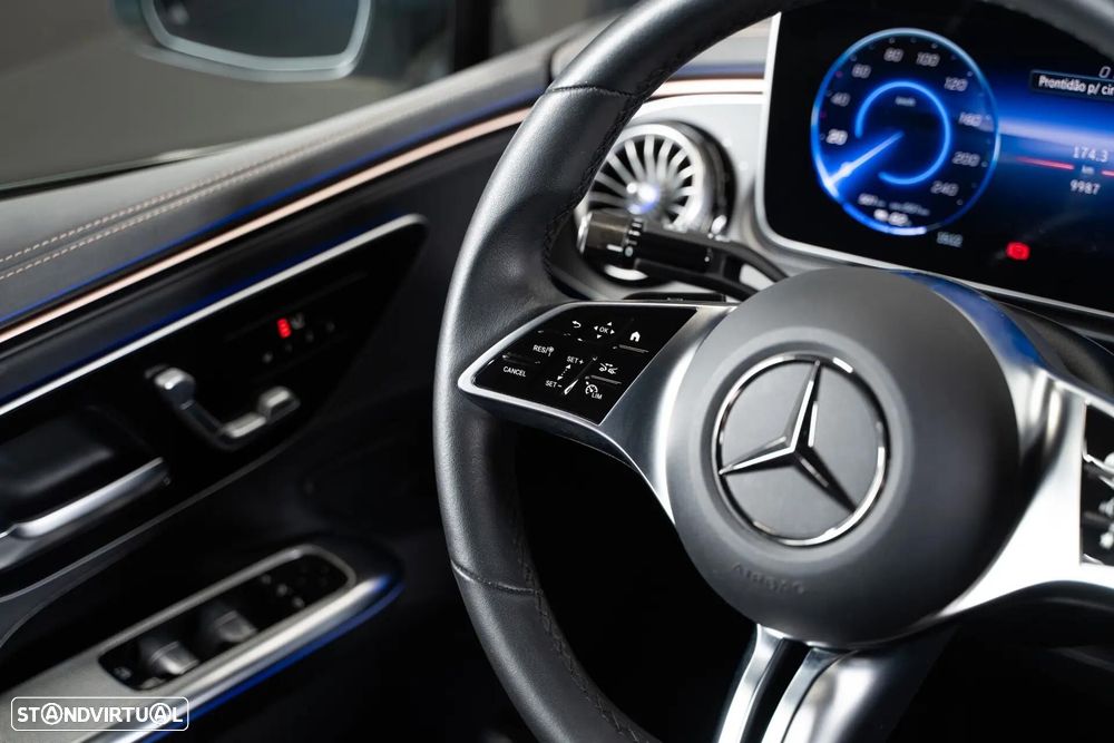 Mercedes-Benz EQE 300 Electric Art — fotografia 17