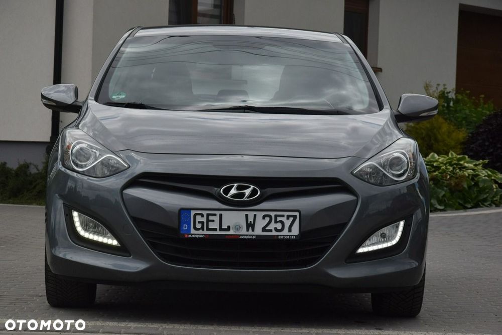 Hyundai i30 1.6 CRDi Fifa World Cup Edition - 3