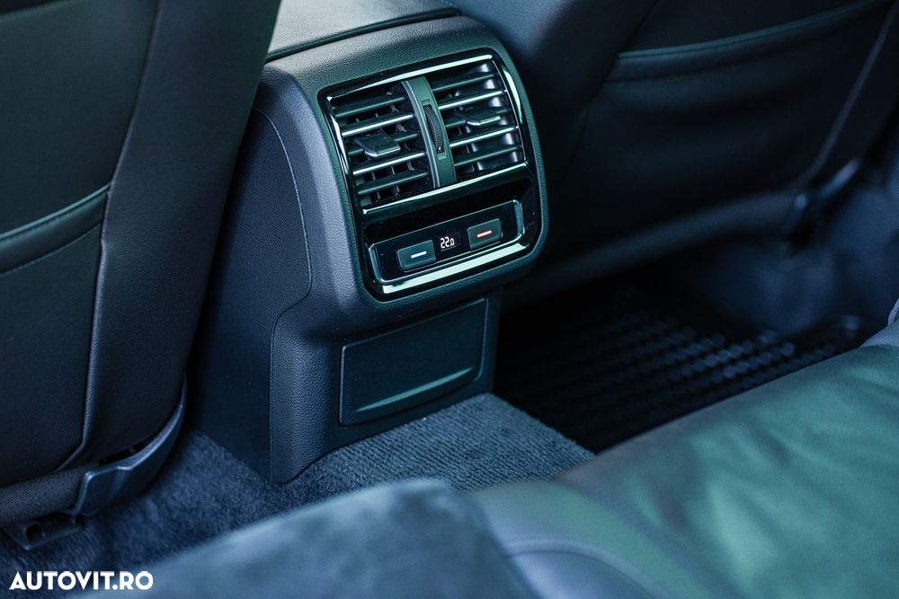 Volkswagen Passat Variant 2.0 TDI DSG 4Motion Highline - 16