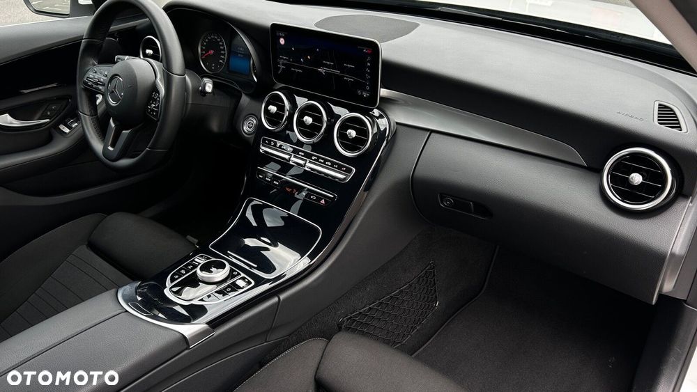 Mercedes-Benz Klasa C 160 9G-TRONIC - 22