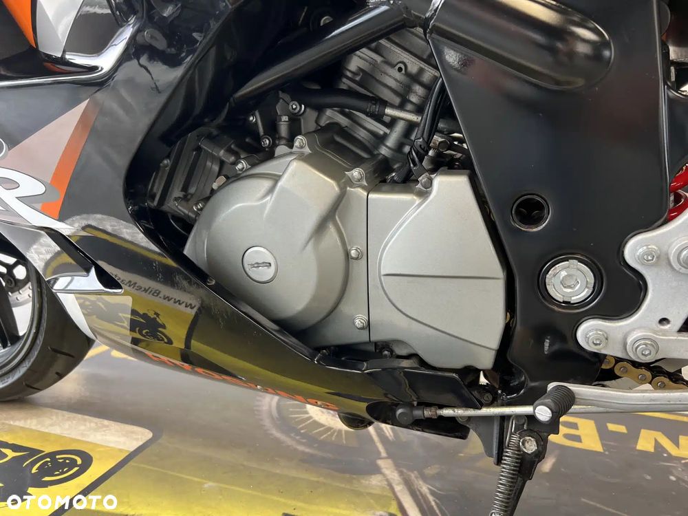 Hyosung GT Comet - 12