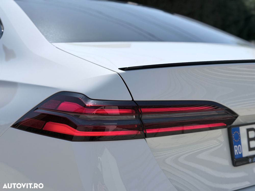 BMW Seria 5 520d AT MHEV - 35