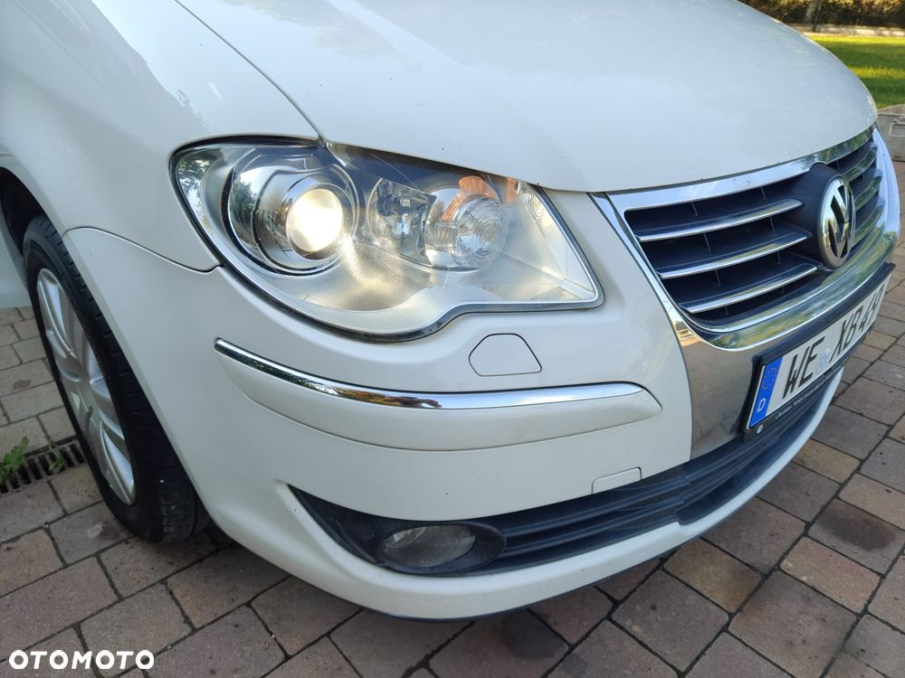 Volkswagen Touran 2.0 TDI DPF Highline DSG - 18