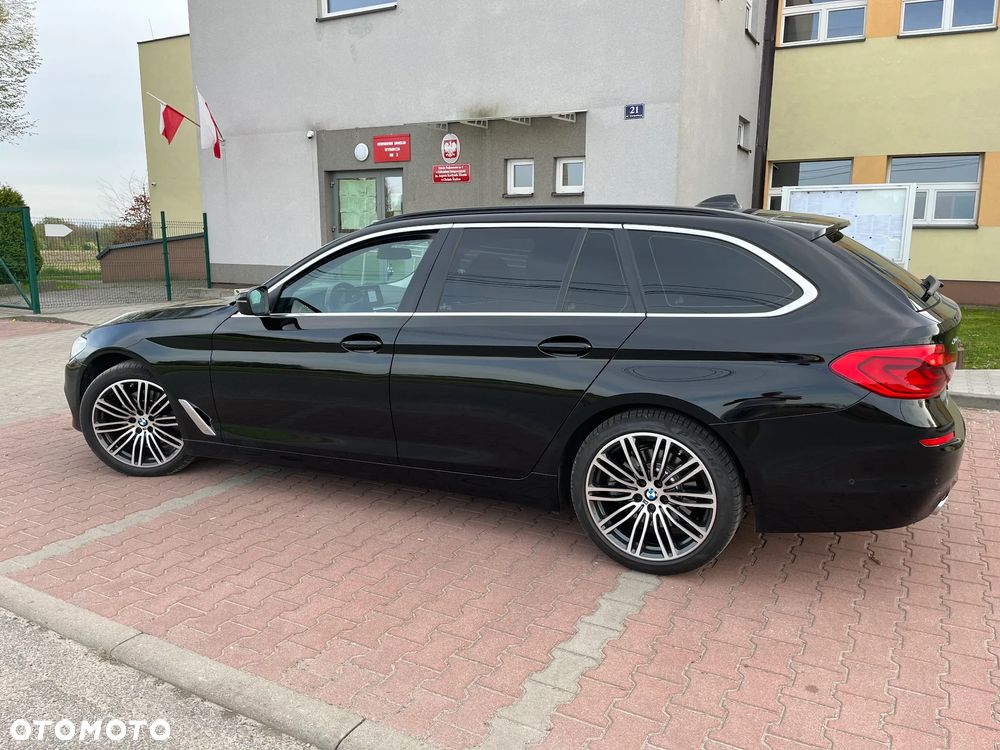 BMW Seria 5 520d xDrive - 10