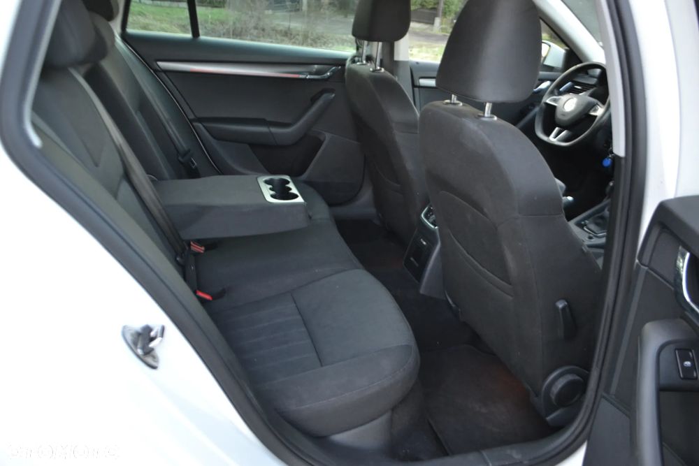 Skoda Octavia 2.0 TDI 4x4 Style DSG - 36