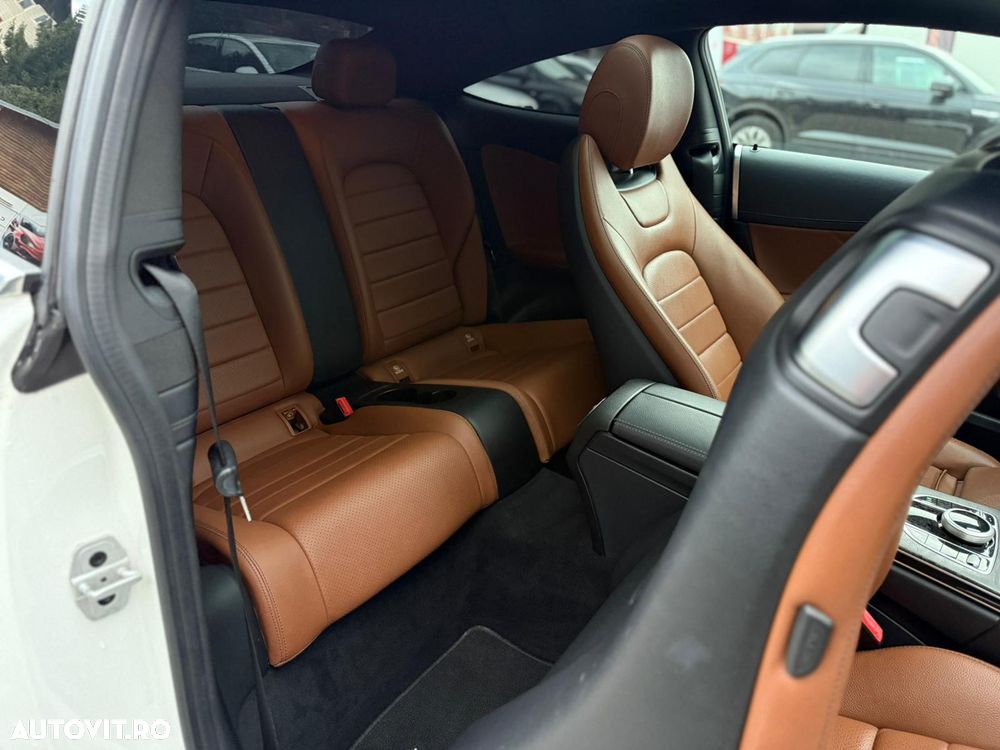 Mercedes-Benz C 300 7G-TRONIC AMG Line - 14