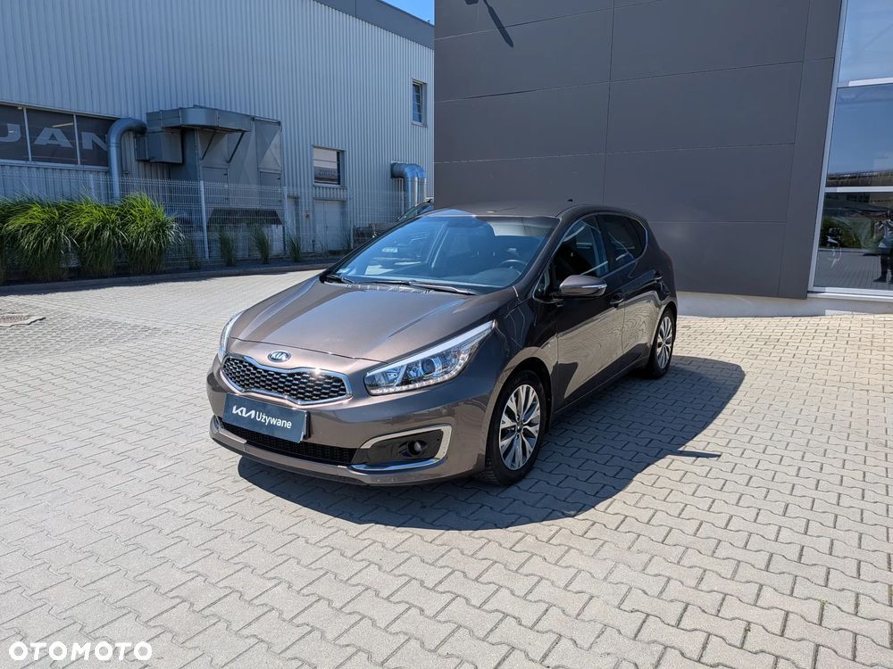 Kia Ceed 1.6 GDI L Business Line - 1