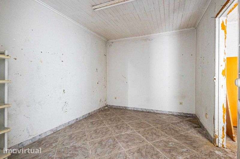 Moradia Vila Nova da Rainha - Renovar - Grande imagem: 4/12
