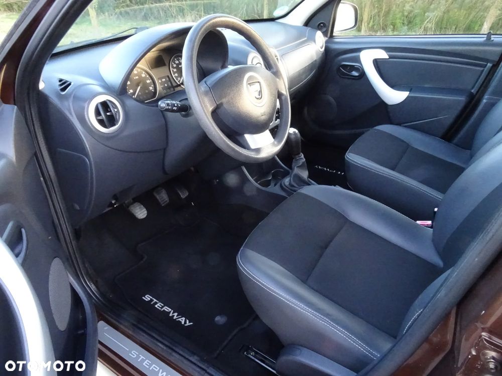 Dacia Sandero 1.6 MPI Stepway II - 6