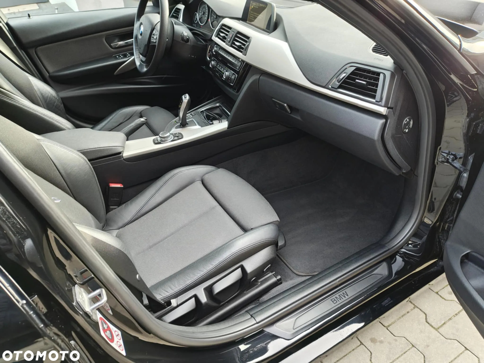 BMW Seria 3 320d - 12