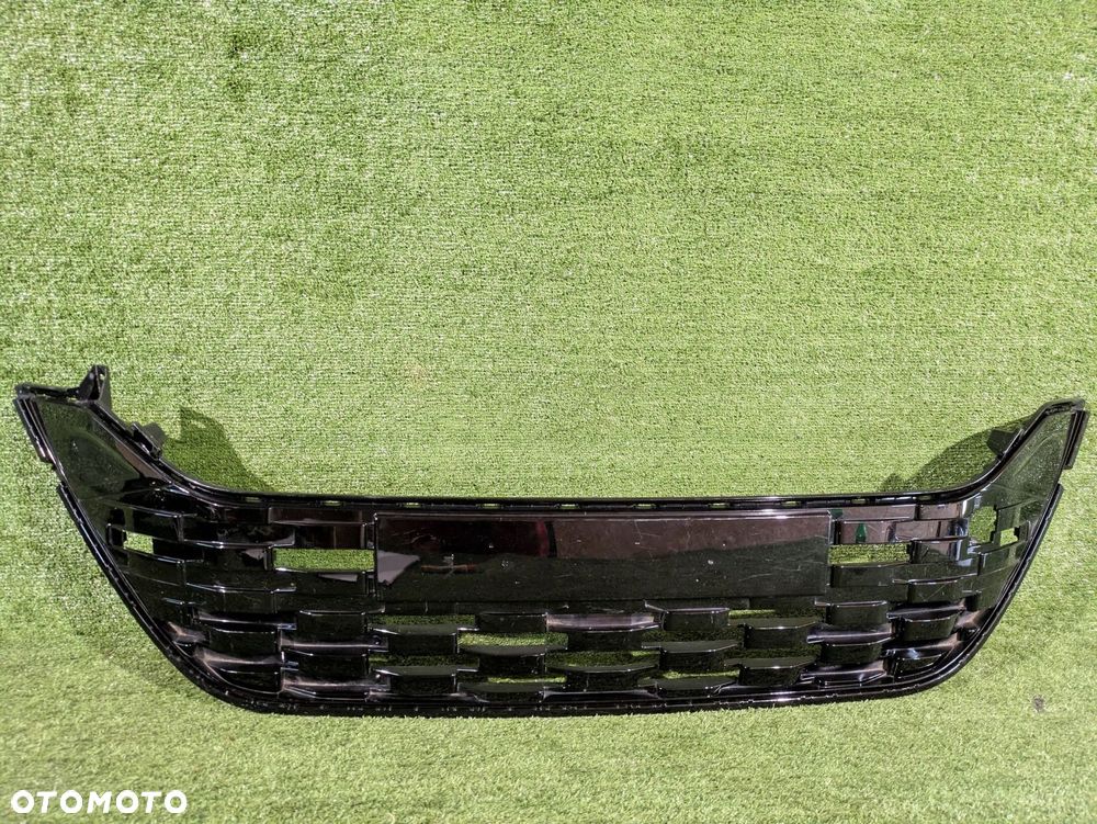 KRATKA DOLNA ŚRODKOWA ZDERZAKA HYUNDAI BAYON NR.305 - 1