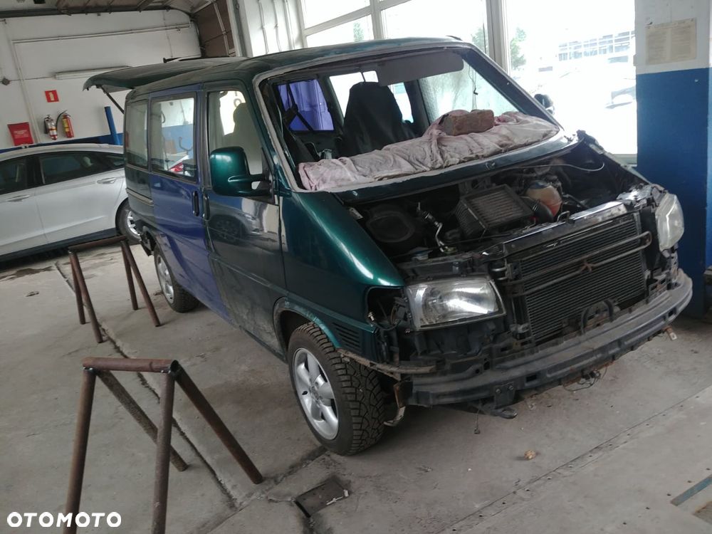 Volkswagen Caravelle - 17