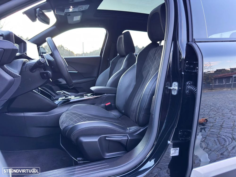 Peugeot 2008 1.2 PureTech GT Pack EAT8 - 5