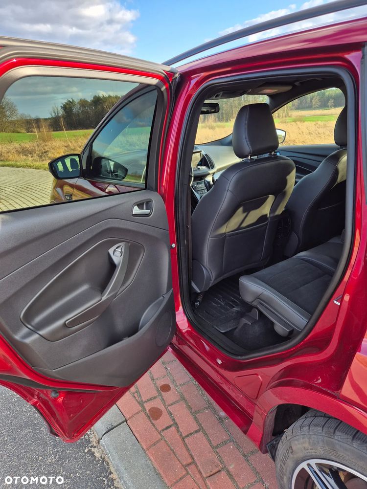 Ford Kuga 2.0 TDCi 4x4 ST-Line - 14