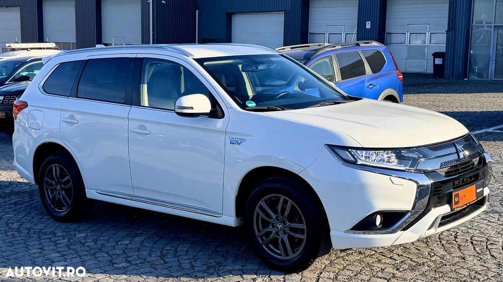 Mitsubishi Outlander PHEV 2.4 L 4X4 Intense - 2
