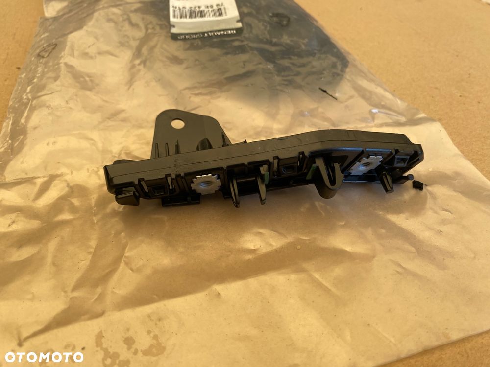 Renault Clio 5 V lift NOWY ! ORYGINALNY ! PRAWY ŚLIZG WSPORNIK MOCOWANIE ZDERZAKA BŁOTNIKA  PRZEDNIEGO PRAWY PRZEDNI PRZÓD W zderzak 622401565R Kaptur II - 3