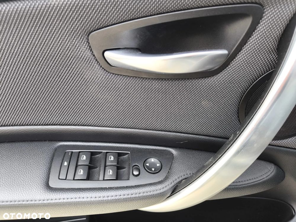 BMW Seria 1 118d Sport Line - 18