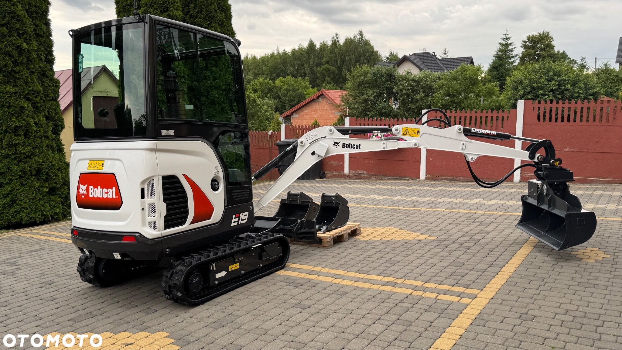 Bobcat E19 / rok 2024 / liczba godzin 4 / kupiona u dealera w Polsce / stan NOWA / komplet 3 łyżek / skarpówka hydrauliczna / - 25