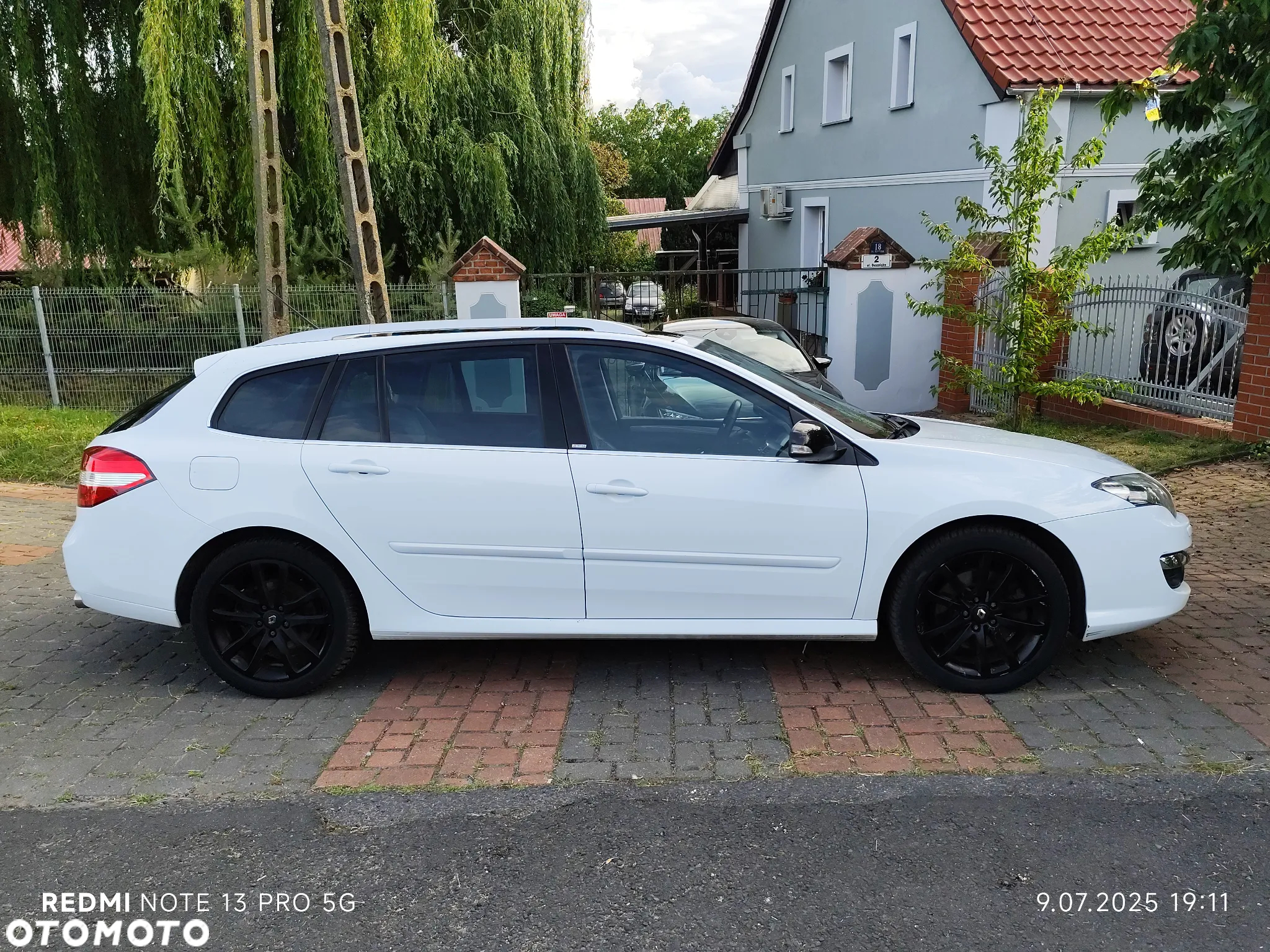 Renault Laguna Grandtour dCi 175 FAP Bose Edition - 4