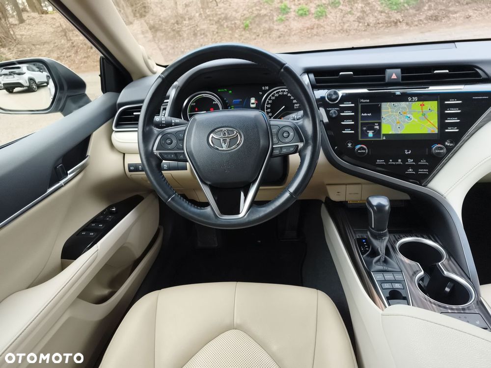 Toyota Camry 2.5 Hybrid Executive CVT - 12