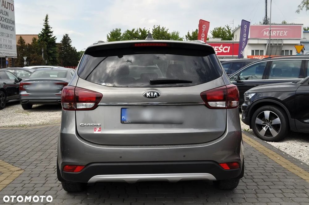 Kia Carens 1.6 GDI L - 10