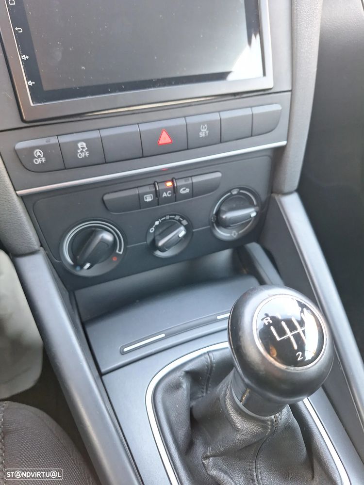 Audi A3 Cabrio 1.6 TDi DPF S line Sport Pack - 7
